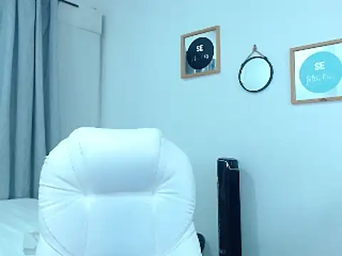 Snapshot of annylouis chatting on January 2025 02:24:02 AM annylouis online show from January 2025 02:24:02 AM