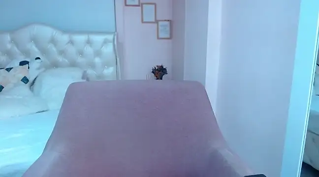 Snapshot of annylouis chatting on January 2025 02:26:02 AM annylouis online show from January 2025 02:26:02 AM