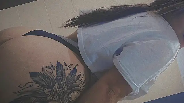 Snapshot of annylouis chatting on February 2025 06:02:01 AM annylouis online show from February 2025 06:02:01 AM