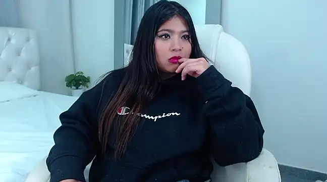 Snapshot of annylouis chatting on February 2025 08:22:02 AM annylouis online show from February 2025 08:22:02 AM