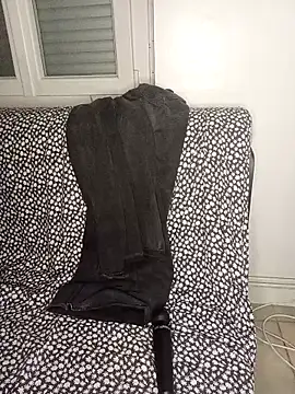 callmelouve online show from April 2026 03:05:01 PM