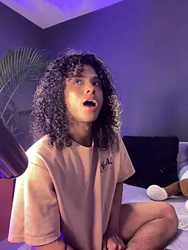 Snapshot of Lucas_eevans chatting on November 2025 01:25:02 AM Lucas eevans online show from November 2025 01:25:02 AM