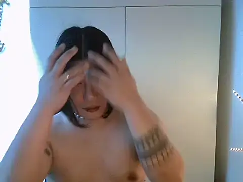 StrawberryWine07 online show from February 2025 06:54:01 AM