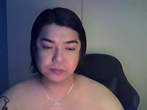 StrawberryWine07 online show from April 2026 06:02:01 AM