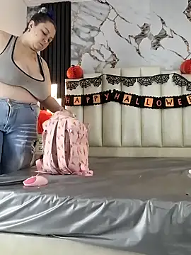 Snapshot of mollieblue69 chatting on October 2025 01:07:02 PM mollieblue69 online show from October 2025 01:07:02 PM