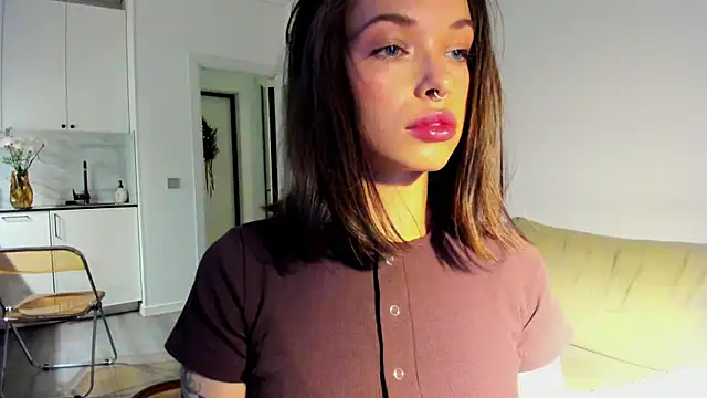 Kossie  online show from December 2025 06:45:01 PM