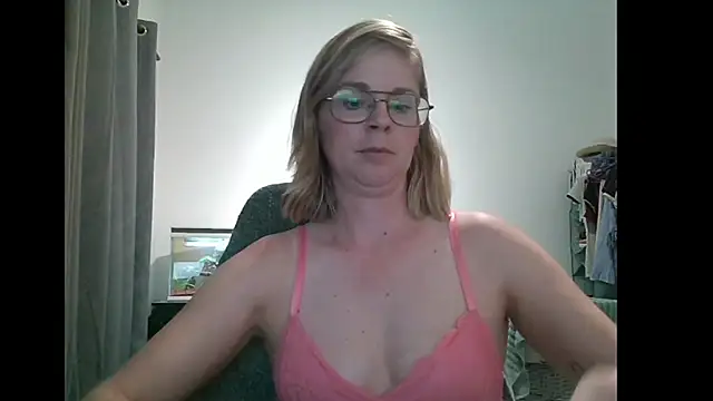 Snapshot of SavannaGirly chatting on February 2025 06:23:01 PM SavannaGirly online show from February 2025 06:23:01 PM