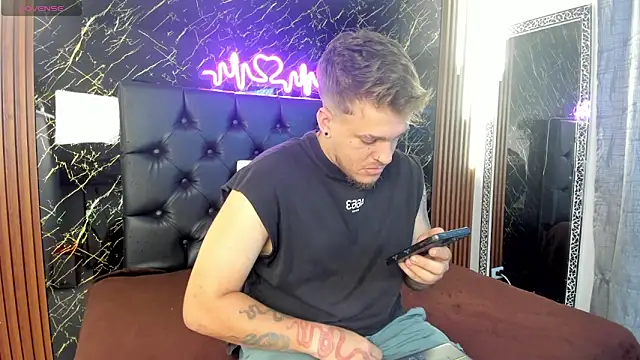 Snapshot of keane_lee chatting on October 2025 12:49:01 PM keane lee online show from October 2025 12:49:01 PM