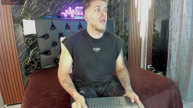 Snapshot of keane_lee chatting on November 2025 12:27:01 PM keane lee online show from November 2025 12:27:01 PM