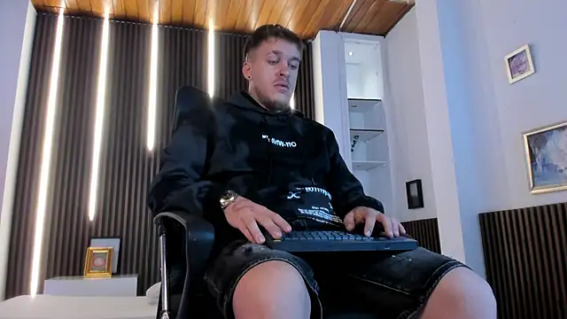 Snapshot of keane_lee chatting on December 2025 11:52:02 AM keane lee online show from December 2025 11:52:02 AM