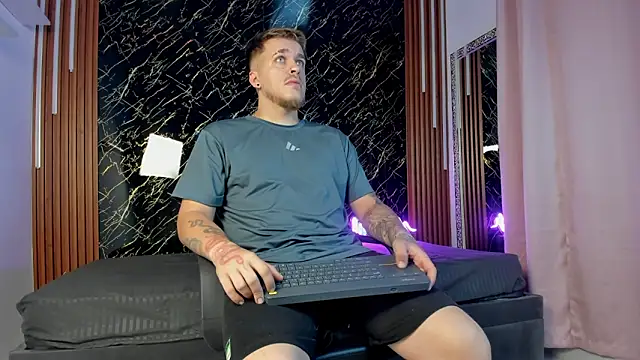 Snapshot of keane_lee chatting on December 2025 12:53:02 PM keane lee online show from December 2025 12:53:02 PM