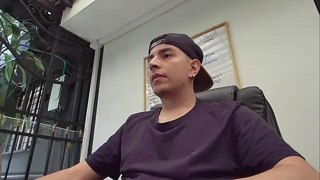 Jhoan saenz online show from February 2025 04:22:01 PM