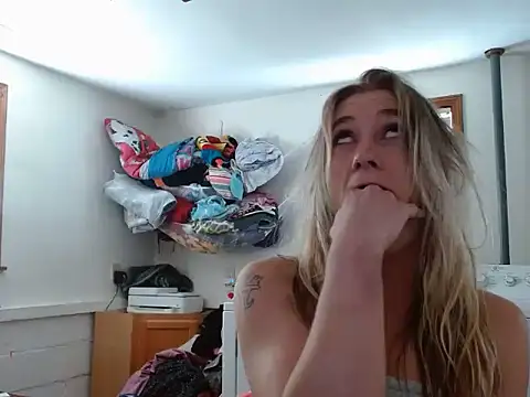 Snapshot of missymilf chatting on September 2025 02:40:01 PM missymilf online show from September 2025 02:40:01 PM