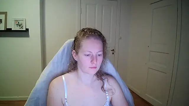 Girlnina-1995 online show from October 2025 09:33:01 AM