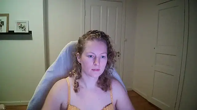 Girlnina-1995 online show from November 2025 04:07:02 PM