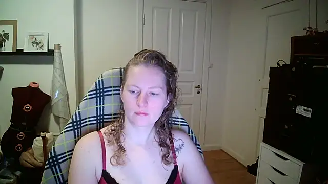 Girlnina-1995 online show from January 2026 05:46:02 AM