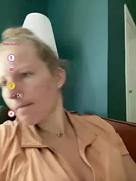 Snapshot of Girlnina-1995 chatting on June 2026 07:16:02 AM Girlnina-1995 online show from June 2026 07:16:02 AM