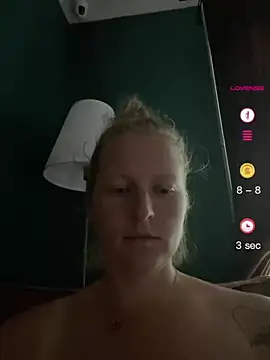 Snapshot of Girlnina-1995 chatting on June 2026 06:51:02 PM Girlnina-1995 online show from June 2026 06:51:02 PM