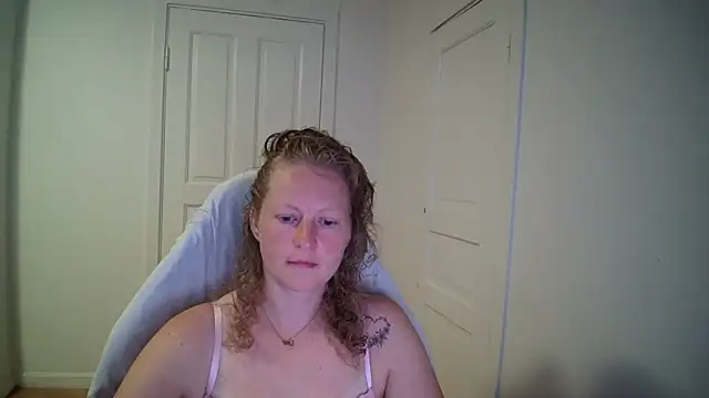 Snapshot of Girlnina-1995 chatting on July 2026 07:11:01 AM Girlnina-1995 online show from July 2026 07:11:01 AM