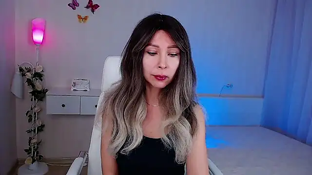 Snapshot of wendifoste chatting on November 2025 06:54:01 PM wendifoste online show from November 2025 06:54:01 PM