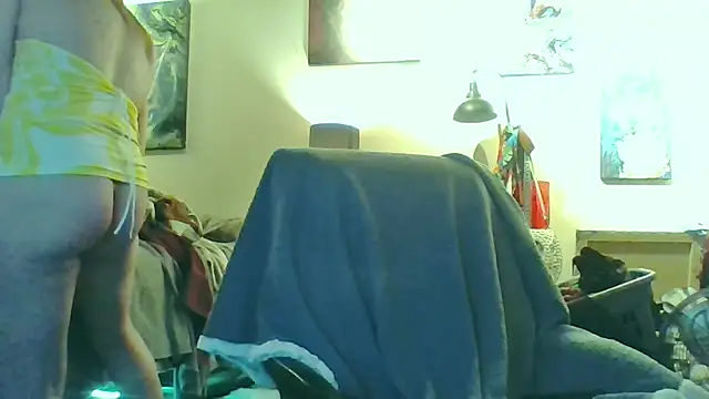 eatmeplease44 online show from November 2025 08:20:02 PM