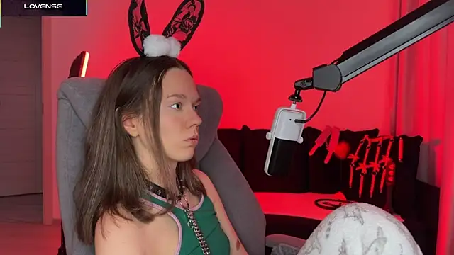 Snapshot of DivineBite chatting on October 2025 12:20:01 PM DivineBite online show from October 2025 12:20:01 PM