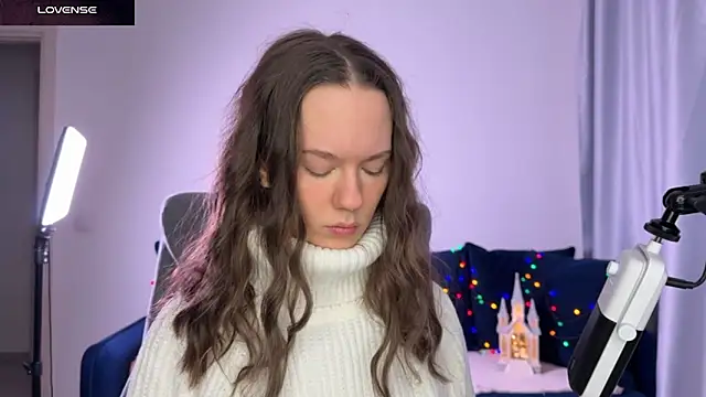 Snapshot of DivineBite chatting on January 2026 02:20:01 PM DivineBite online show from January 2026 02:20:01 PM