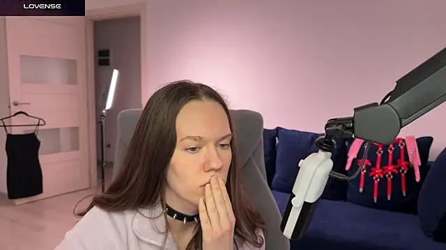 Snapshot of DivineBite chatting on January 2026 07:11:01 PM DivineBite online show from January 2026 07:11:01 PM