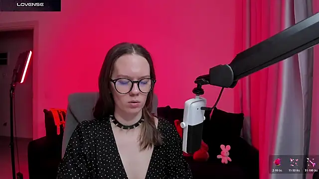 Snapshot of DivineBite chatting on February 2026 05:50:02 PM DivineBite online show from February 2026 05:50:02 PM