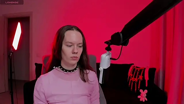 Snapshot of DivineBite chatting on February 2026 03:31:01 PM DivineBite online show from February 2026 03:31:01 PM