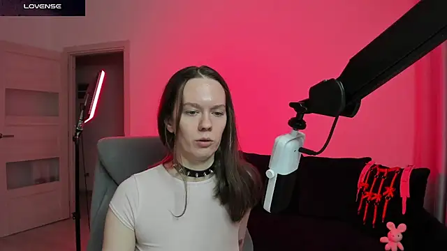 Snapshot of DivineBite chatting on February 2026 04:35:02 PM DivineBite online show from February 2026 04:35:02 PM