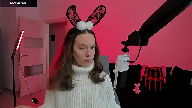 Snapshot of DivineBite chatting on February 2026 02:07:01 PM DivineBite online show from February 2026 02:07:01 PM