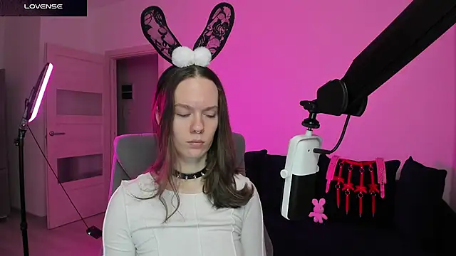 Snapshot of DivineBite chatting on February 2026 02:36:01 PM DivineBite online show from February 2026 02:36:01 PM