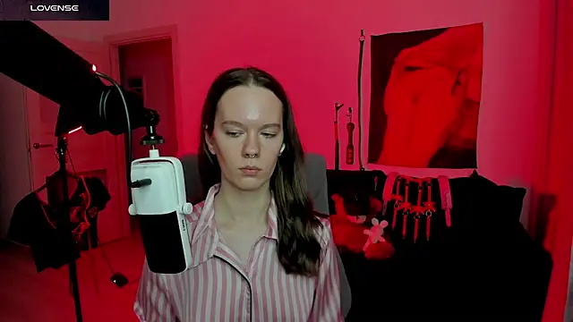 DivineBite online show from April 2026 05:32:02 PM