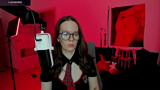 DivineBite online show from April 2026 04:52:01 PM