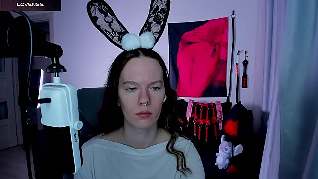 DivineBite online show from May 2026 06:05:02 PM