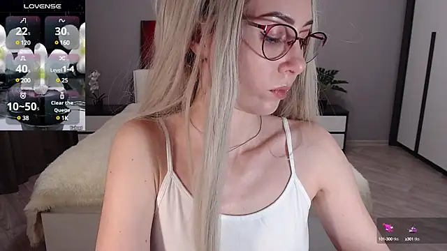 Snapshot of VictoriaTiger chatting on February 2025 02:02:01 PM VictoriaTiger online show from February 2025 02:02:01 PM