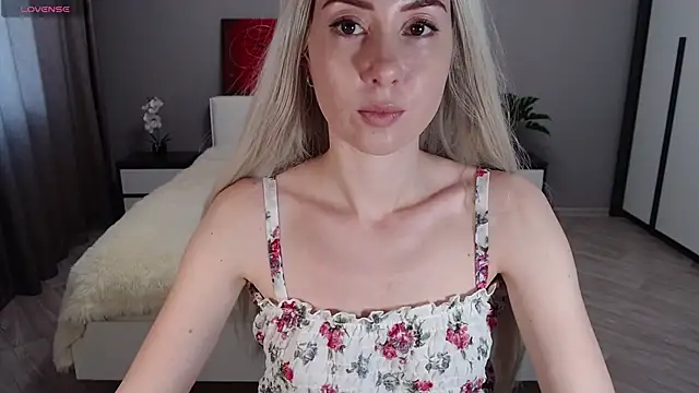 Snapshot of VictoriaTiger chatting on March 2025 01:51:01 PM VictoriaTiger online show from March 2025 01:51:01 PM