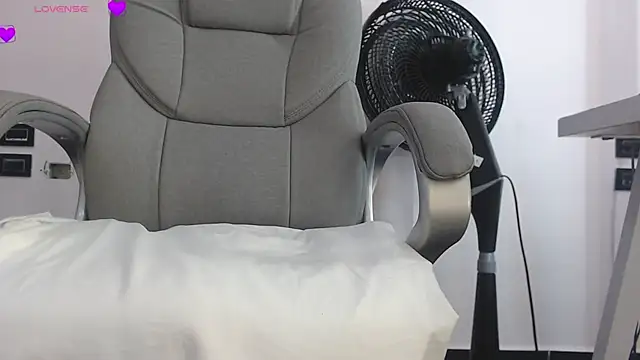 Snapshot of kimara_lion chatting on December 2025 03:23:01 AM kimara lion online show from December 2025 03:23:01 AM