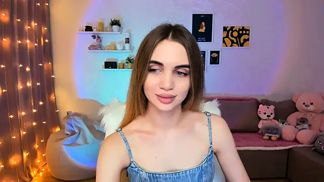 Snapshot of aPieceOfJoy chatting on December 2024 01:55:02 AM aPieceOfJoy online show from December 2024 01:55:02 AM