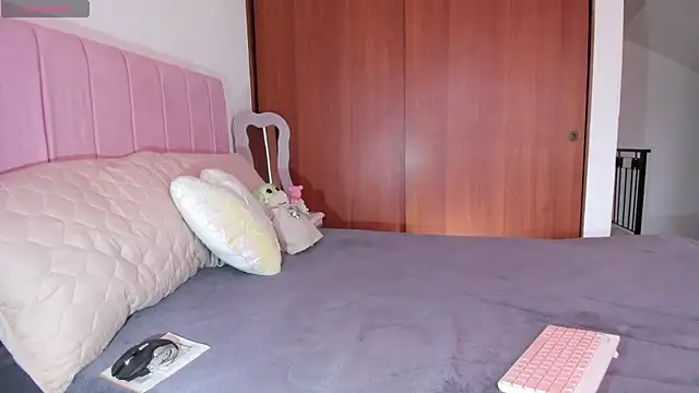 whitneyhot online show from November 2025 11:42:02 AM