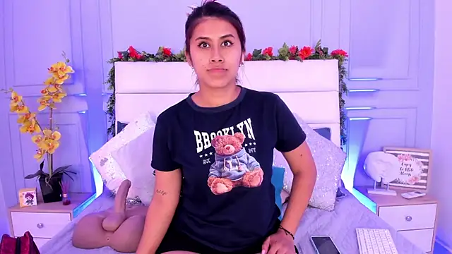 Karlagonzales  online show from March 2025 07:27:02 PM