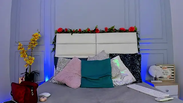 Karlagonzales  online show from March 2025 07:04:02 PM