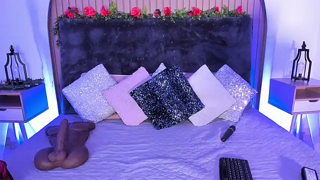 Karlagonzales  online show from October 2025 10:11:02 AM