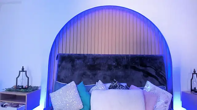 Karlagonzales  online show from April 2026 07:36:02 PM