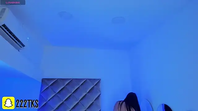 Snapshot of malaia_hills chatting on March 2025 07:18:01 PM malaia hills online show from March 2025 07:18:01 PM