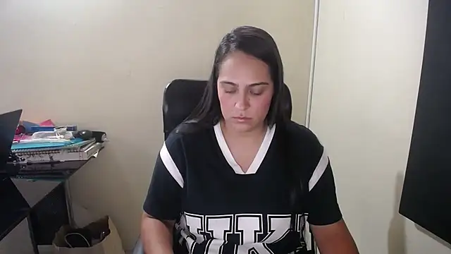 kendall 52 online show from December 2024 05:59:01 PM