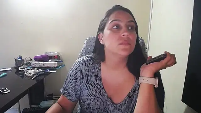 kendall 52 online show from November 2025 08:12:01 PM