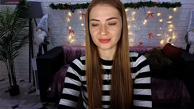 Snapshot of Adelyna_Bird chatting on December 2024 07:22:02 AM Adelyna Bird online show from December 2024 07:22:02 AM