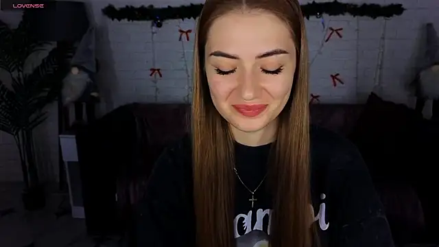 Snapshot of Adelyna_Bird chatting on December 2024 11:32:02 AM Adelyna Bird online show from December 2024 11:32:02 AM